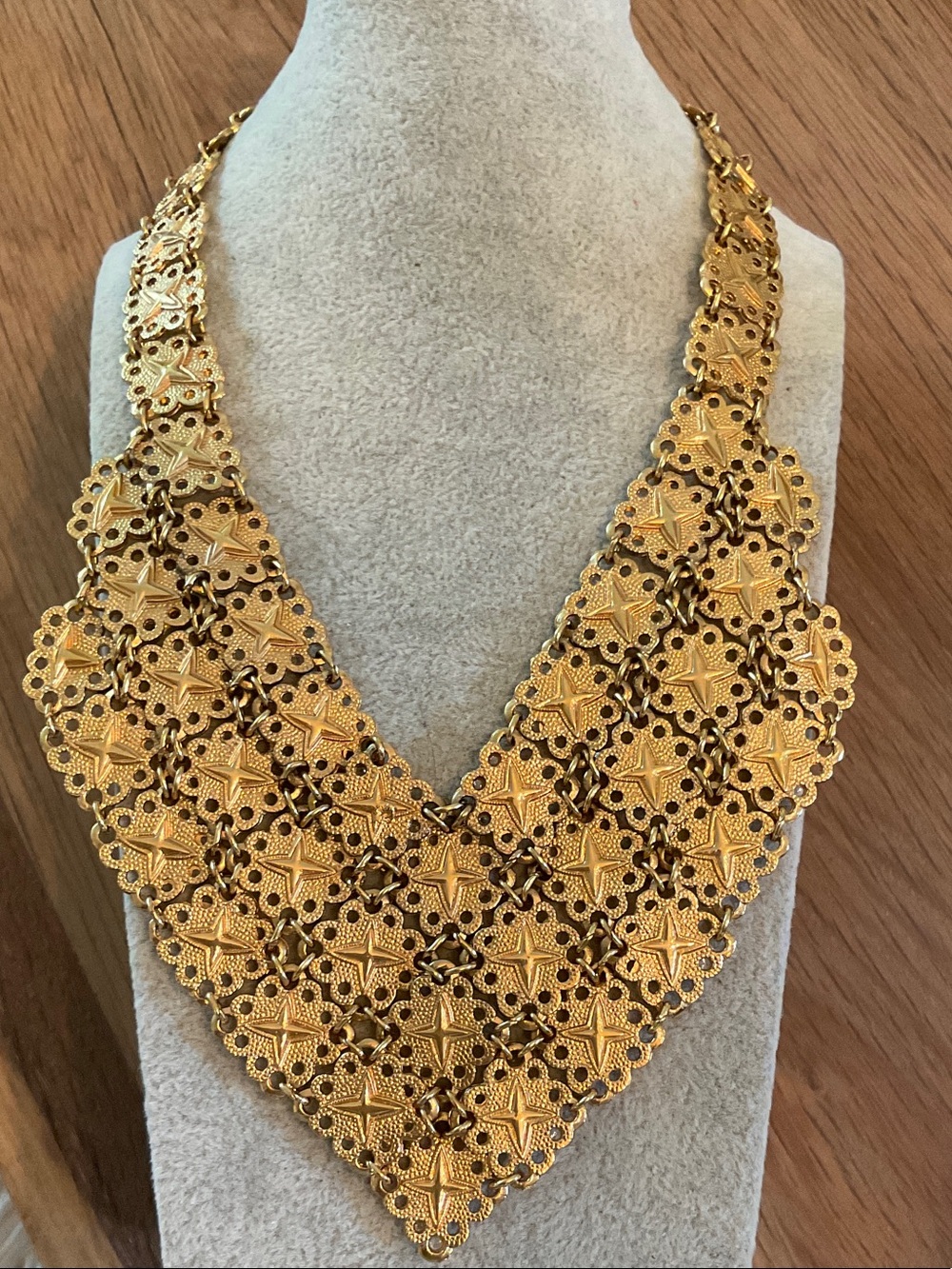 D’Orlan Gold-Tone Lacy Bib Necklace - Elegant Layered Star Motif Vintage
